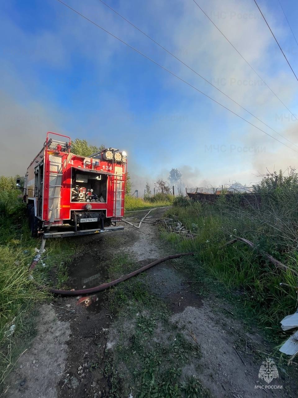 Пожарно-спасательные подразделения Ленинградской области ликвидировали пожар в Ломоносовском районе